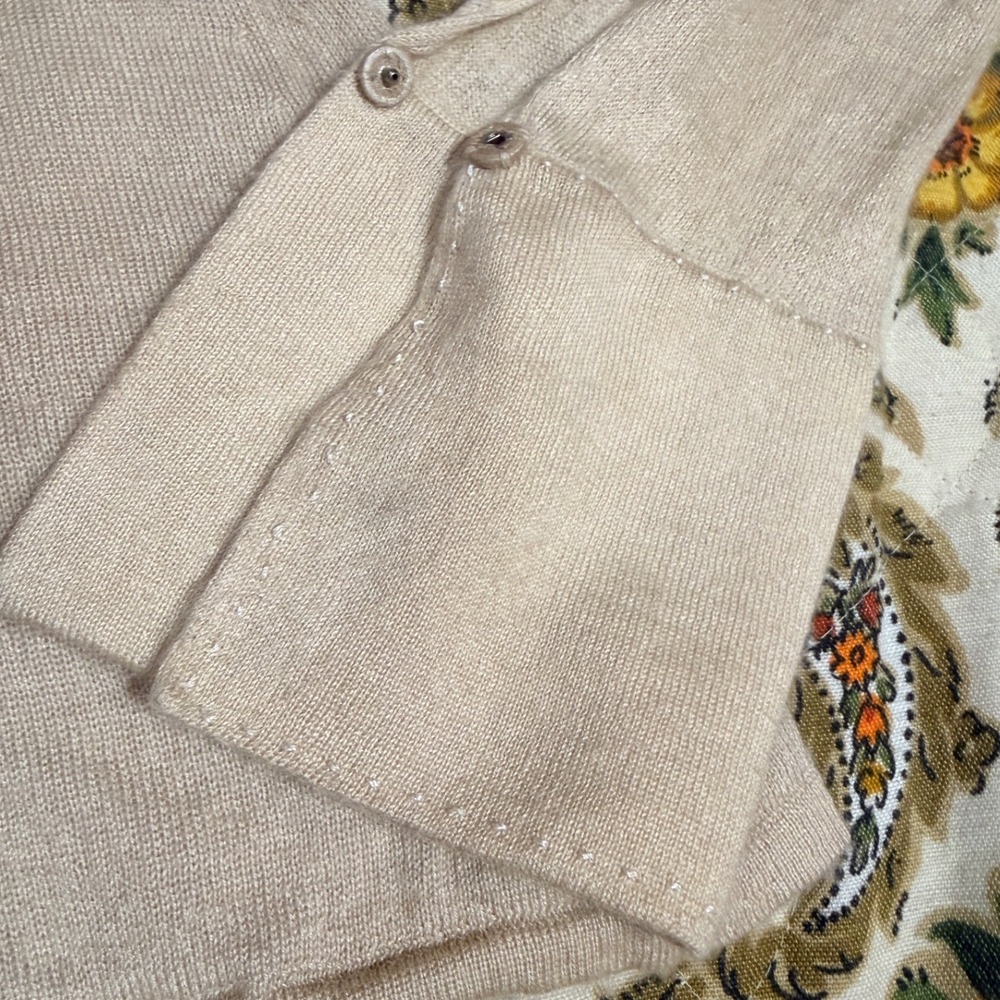 Gorgeous SOFT Elie Tahari Cashmere Silk Lace Trim Polo Sweater Beige Tan M - Picture 4 of 7